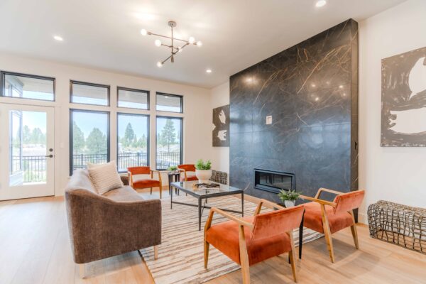 Lot 208 - Discovery West - Image 13