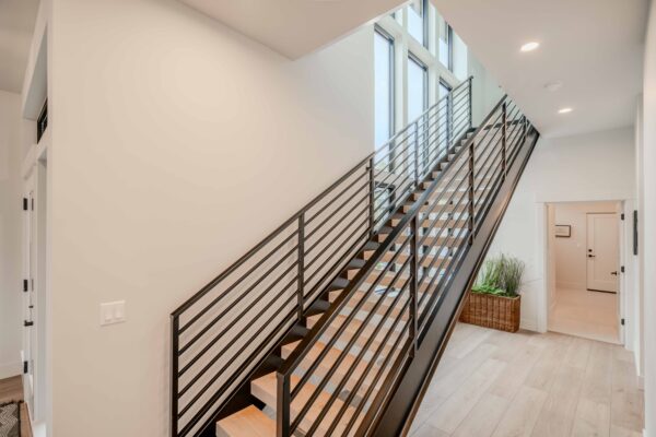 Lot 208 - Discovery West - Image 31