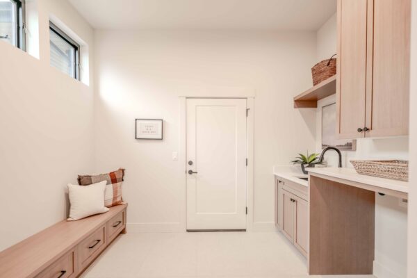 Lot 208 - Discovery West - Image 40