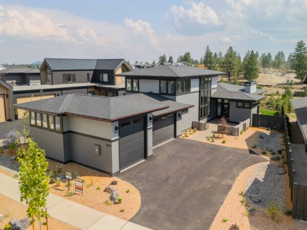 Lot 208 - Discovery West - Image 50