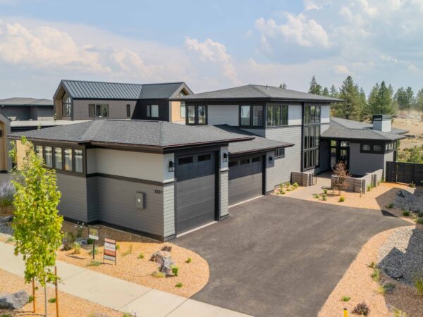 Lot 208 - Discovery West - Image 2
