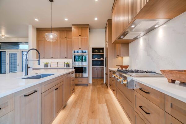 Lot 208 - Discovery West - Image 18