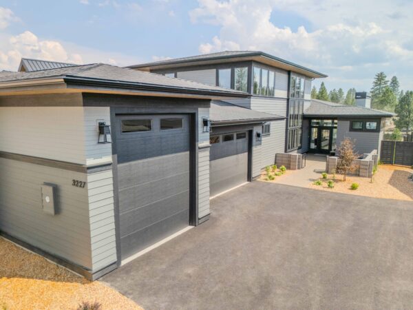 Lot 208 - Discovery West - Image 3