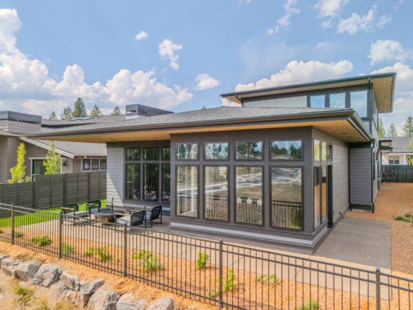 Lot 208 - Discovery West - Image 9
