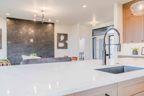 Lot 208 - Discovery West - Image 19