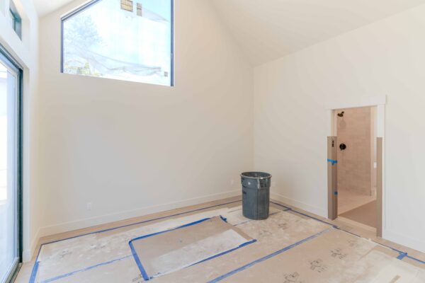 Lot 254 - Discovery West - Image 11