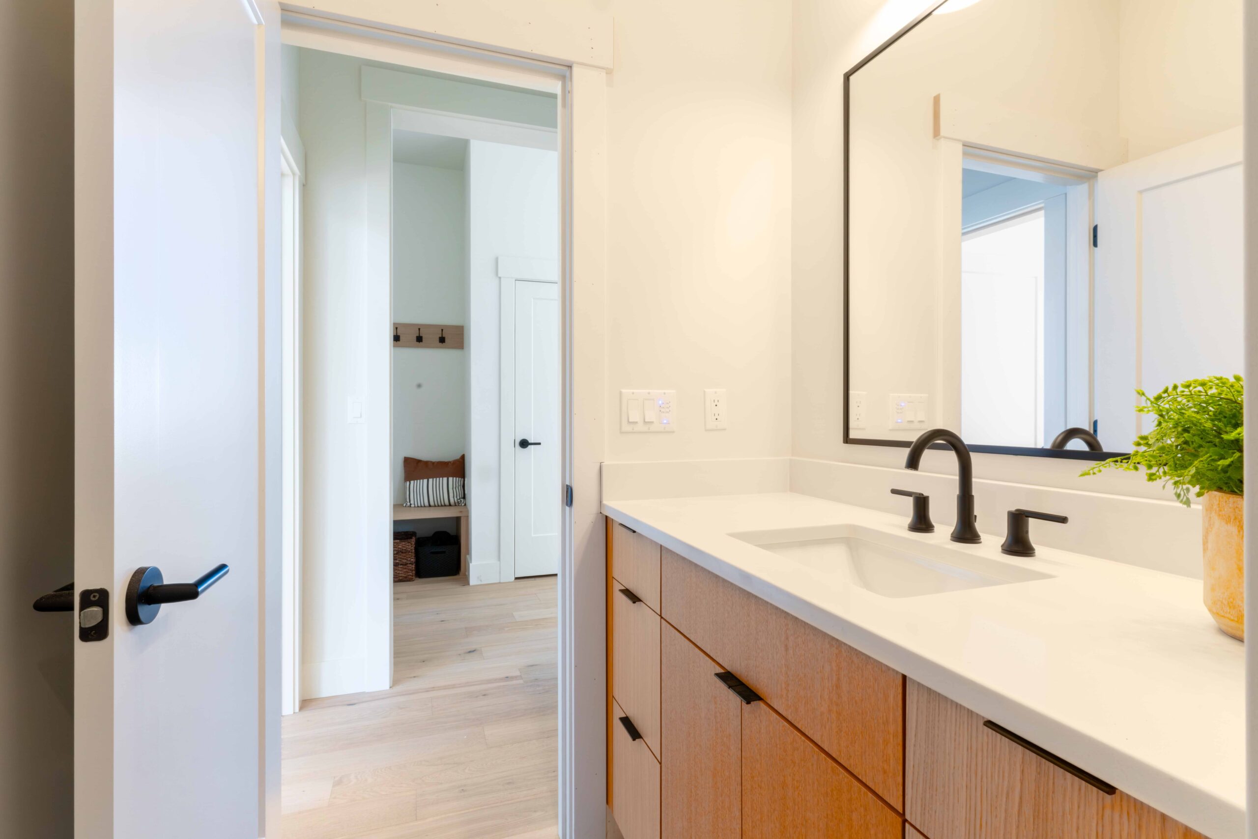 Lot 254 - Discovery West - Image 55