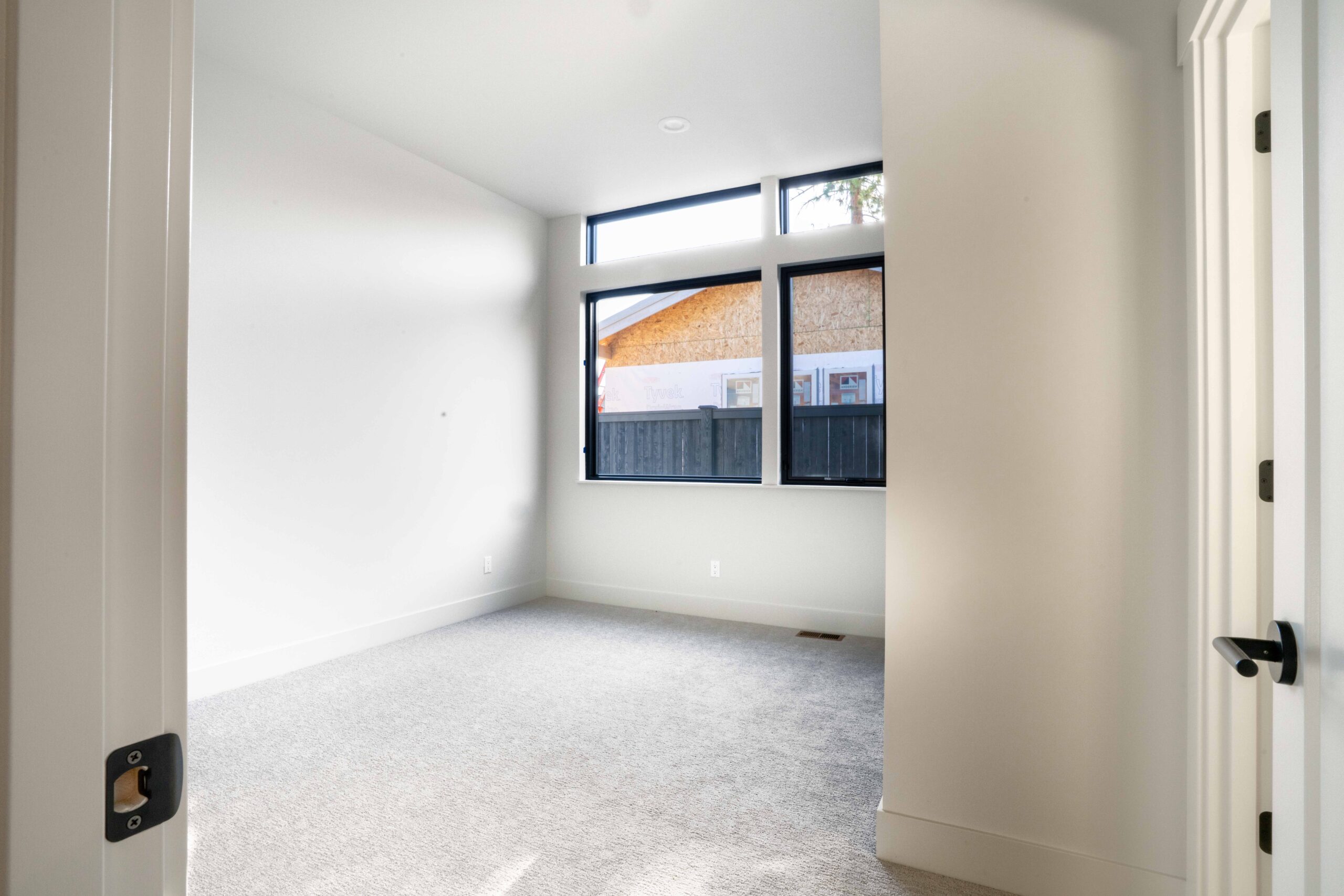 Lot 254 - Discovery West - Image 52