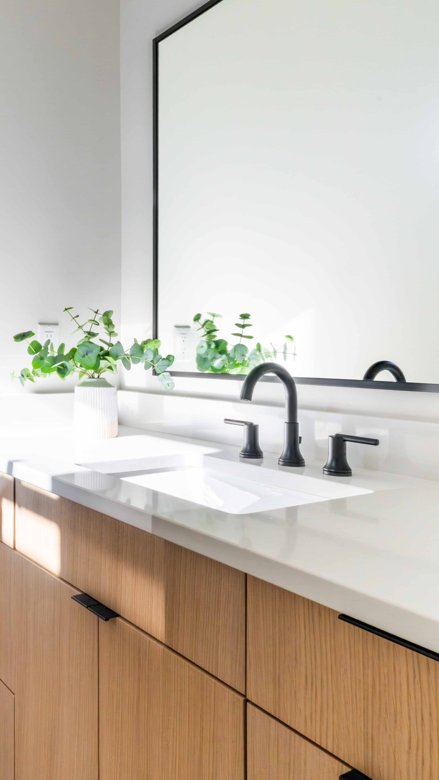 Lot 254 - Discovery West - Image 51