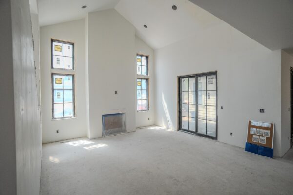 Lot 276 - Discovery West - Image 13