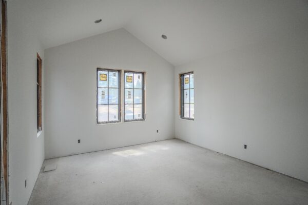 Lot 276 - Discovery West - Image 18