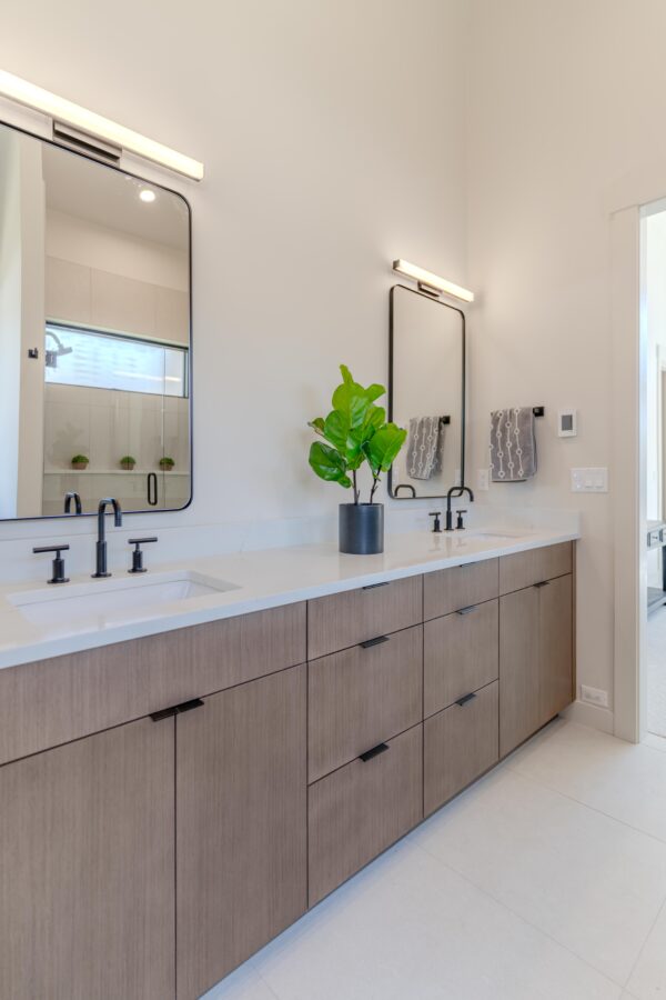 Lot 261 - Discovery West - Image 35
