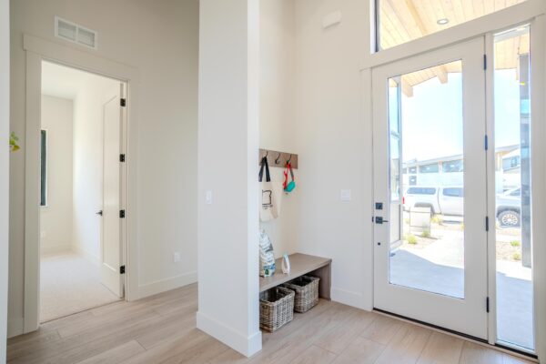 Lot 261 - Discovery West - Image 13
