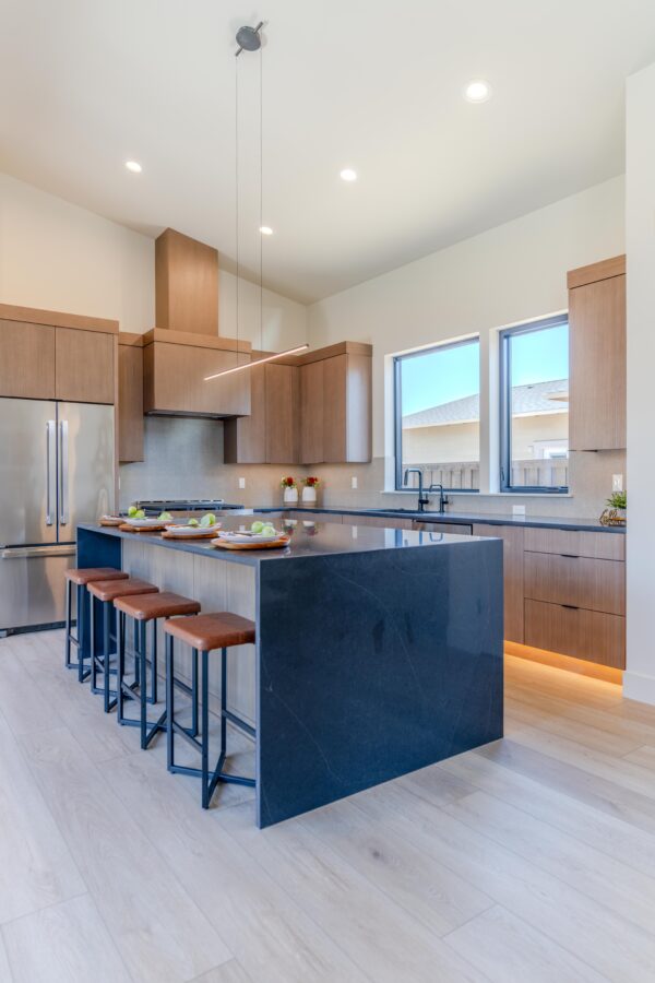 Lot 261 - Discovery West - Image 10