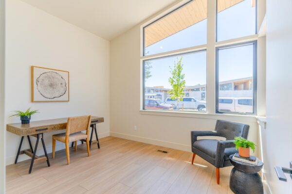 Lot 261 - Discovery West - Image 15