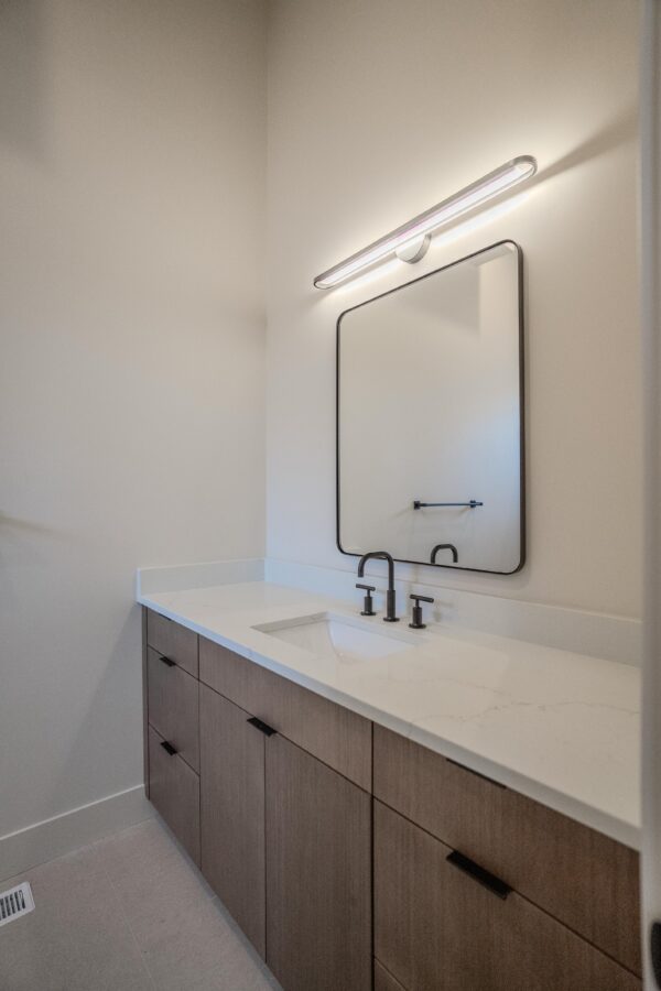Lot 261 - Discovery West - Image 30