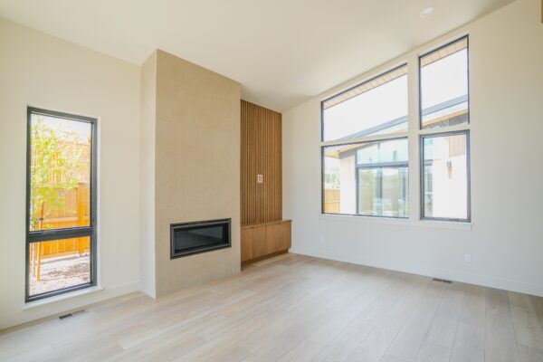 Lot 261 - Discovery West - Image 34