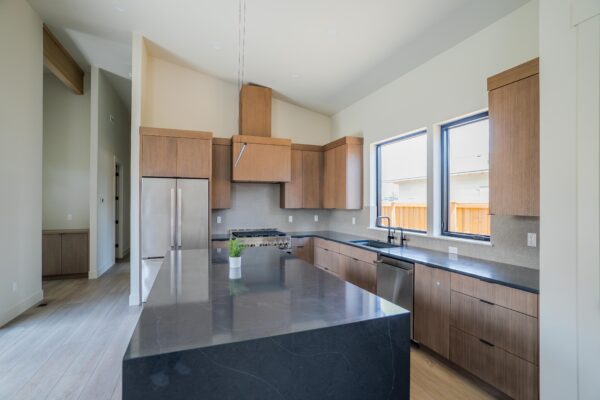 Lot 261 - Discovery West - Image 38