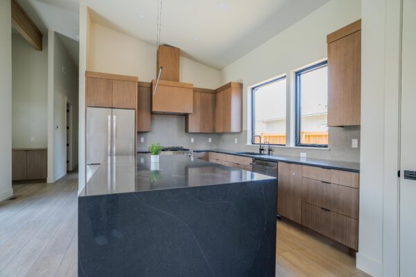 Lot 261 - Discovery West - Image 39