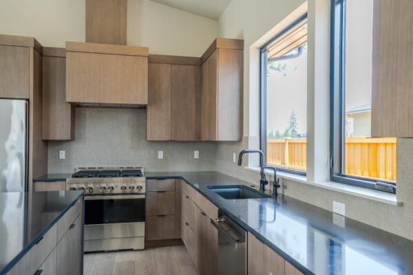 Lot 261 - Discovery West - Image 40