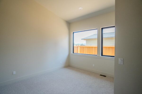 Lot 261 - Discovery West - Image 23